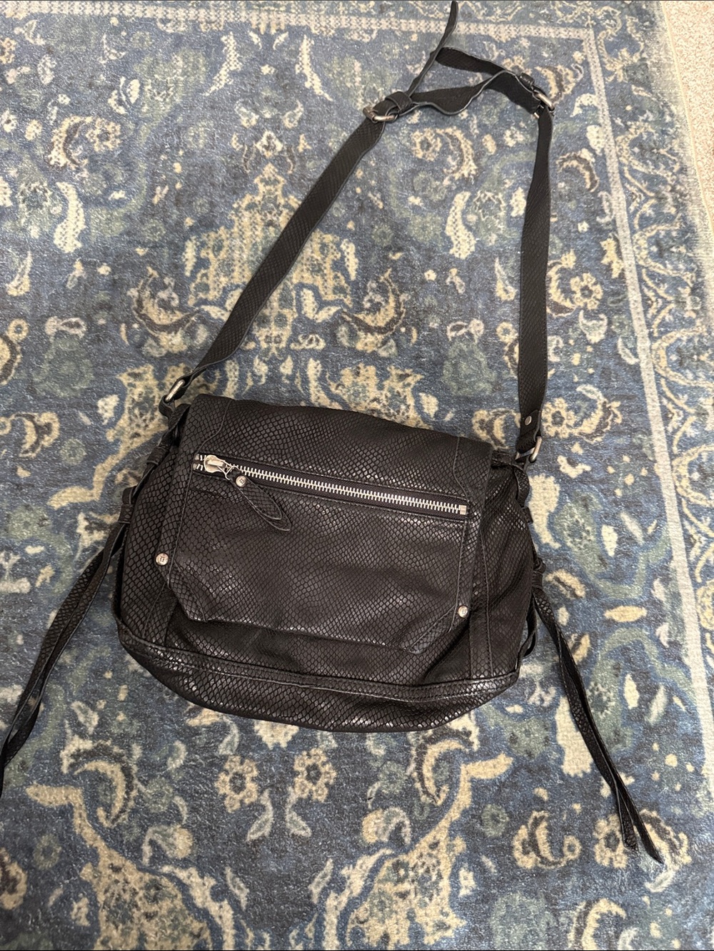 Olivia Harris Black Textured Crossbody Bag